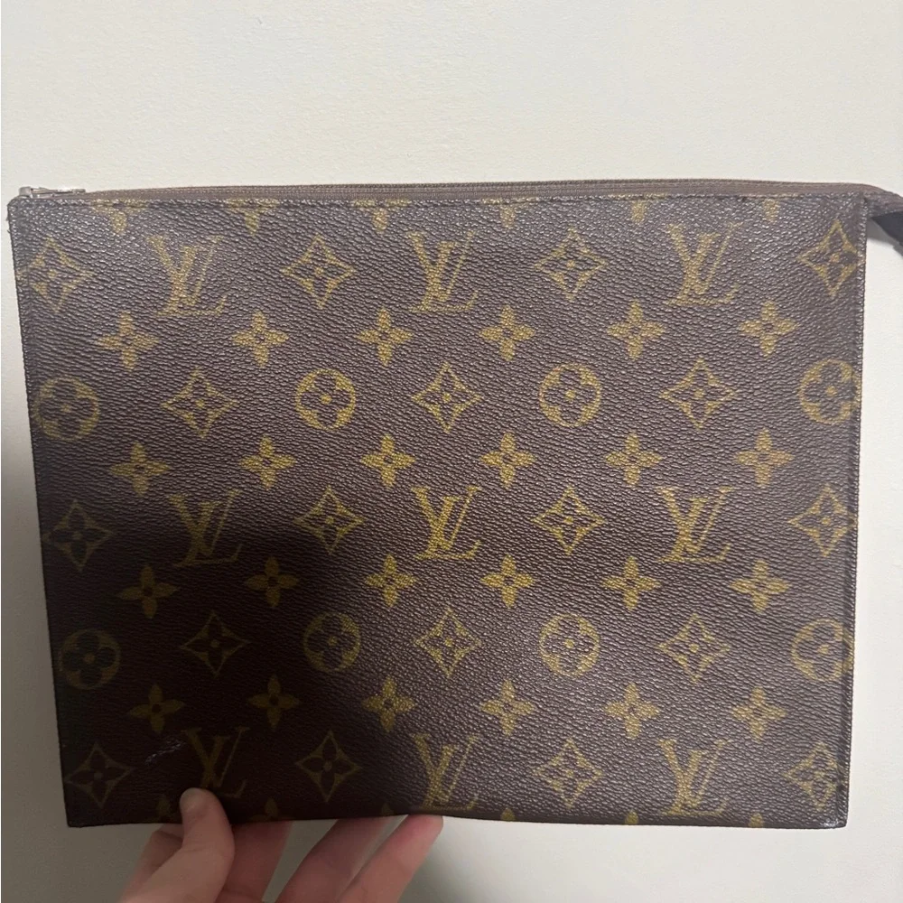 Elegant Monogram Brown Toiletry Bag - Picture 1 of 4